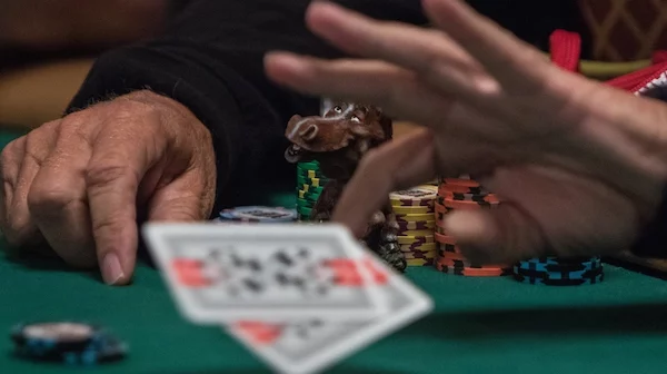 fold poker