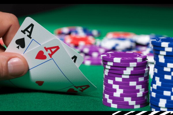 Omaha Poker being played.