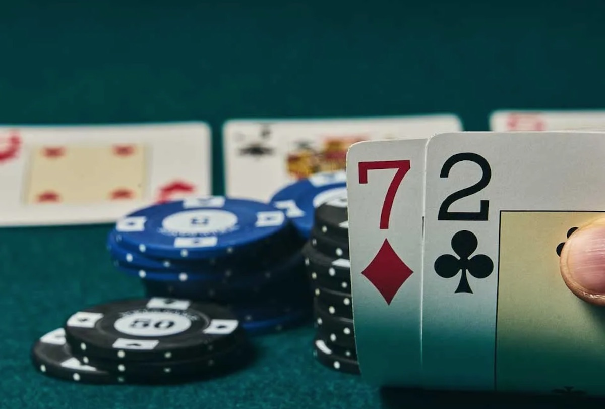 The Science Behind Poker Tells: What Psychology Says About Bluffing